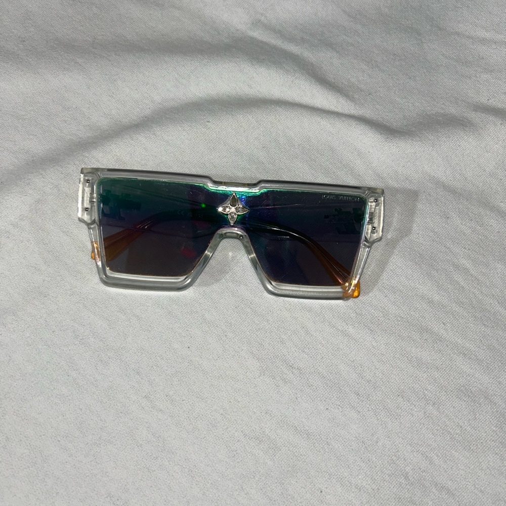 Louis Vuitton Cyclone Multicolor Gradient Glasses - Picture 3 of 4